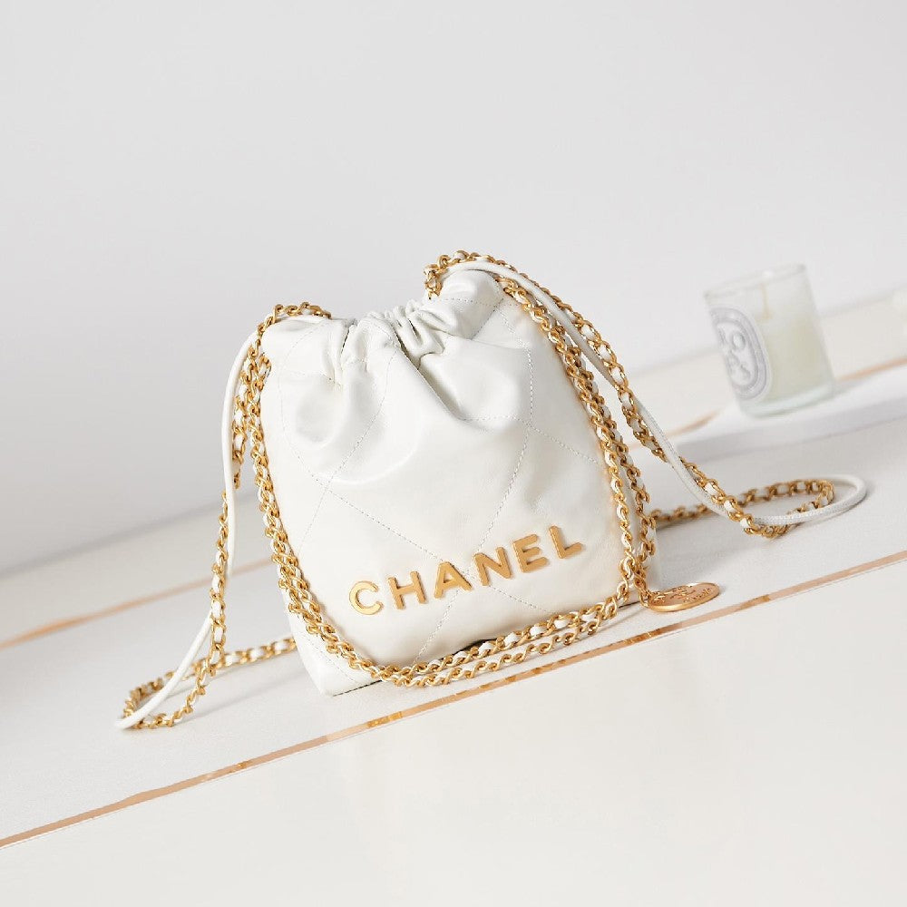 2025 Bag Classic Hobo Bag W61