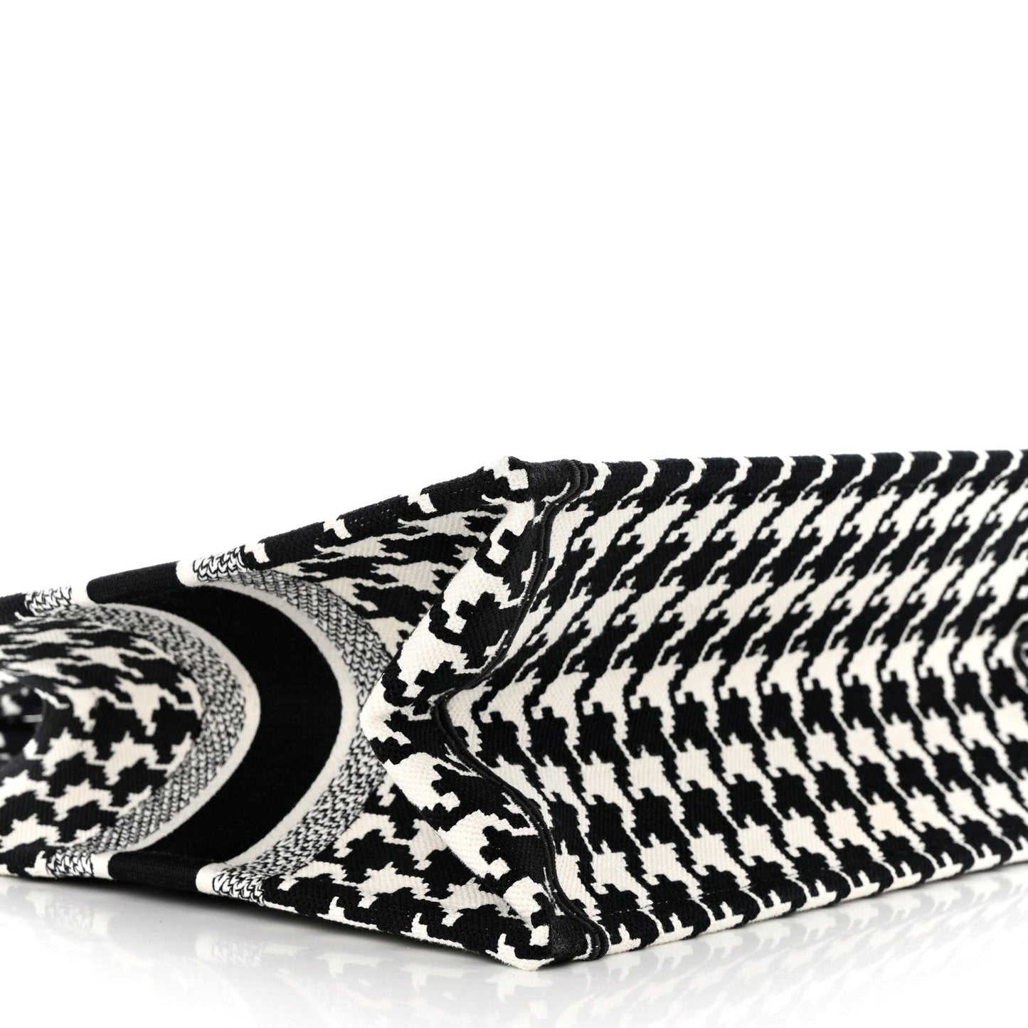 2025 Bag MEDIUM D BOOK TOTE