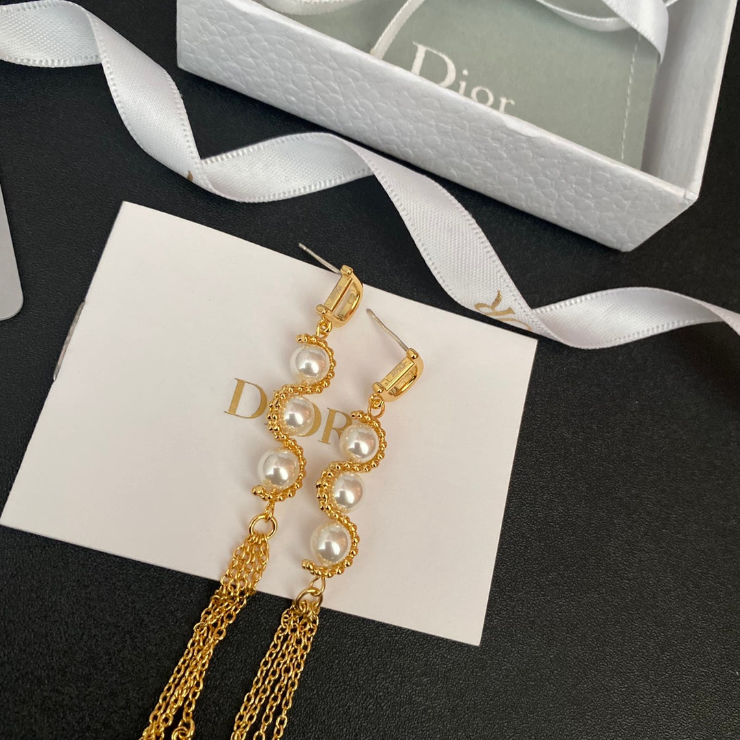 2025 Pearl Chain Earrings