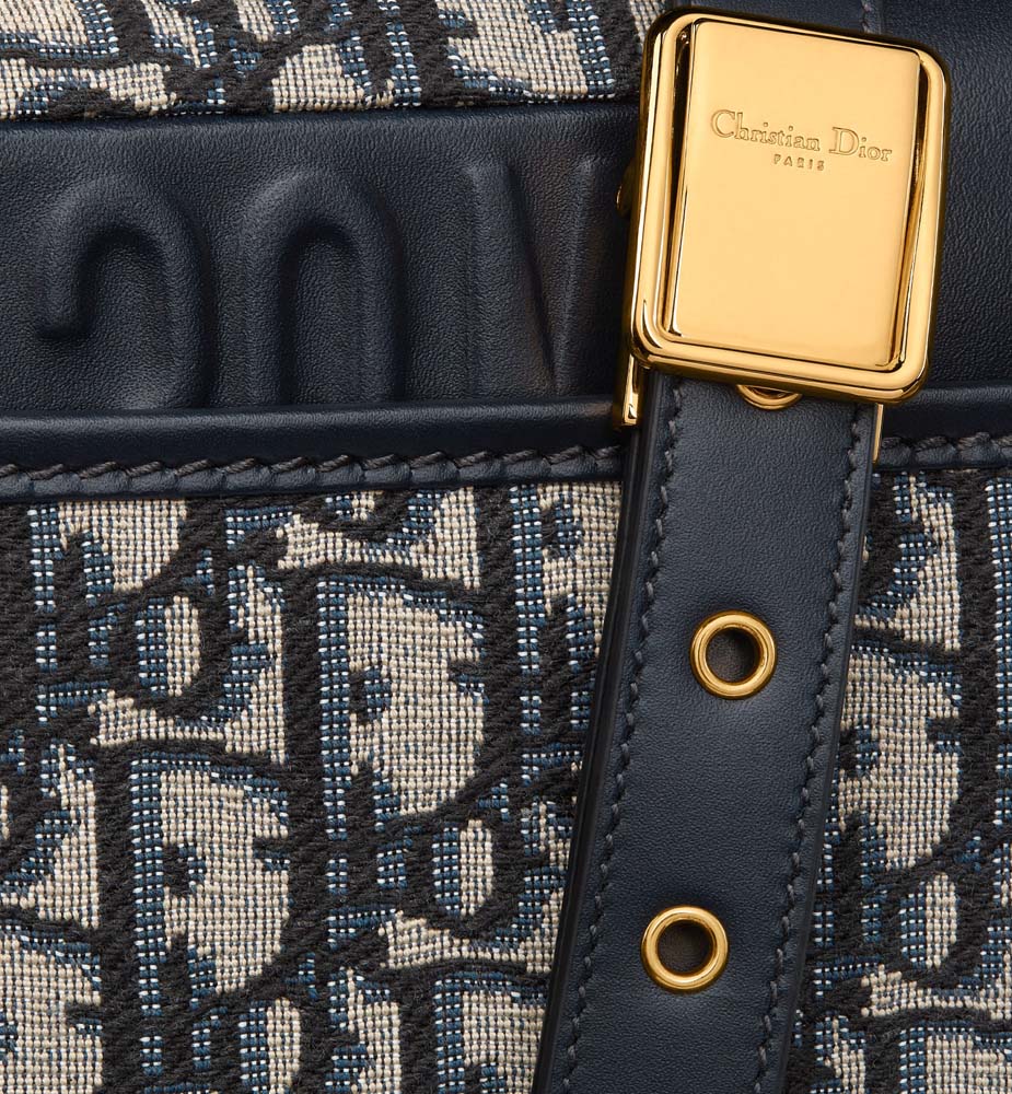 2025 Bag SMALL 30 MONTAIGNE BAG