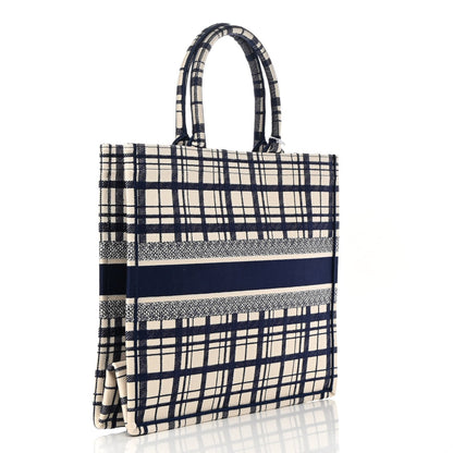 2025 Bag MEDIUM D BOOK TOTE