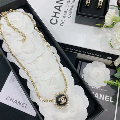 2025 Luxury Rhinestone Necklace