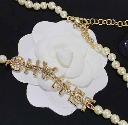 2025 Luxury Rhinestone Pearl Letter Necklace