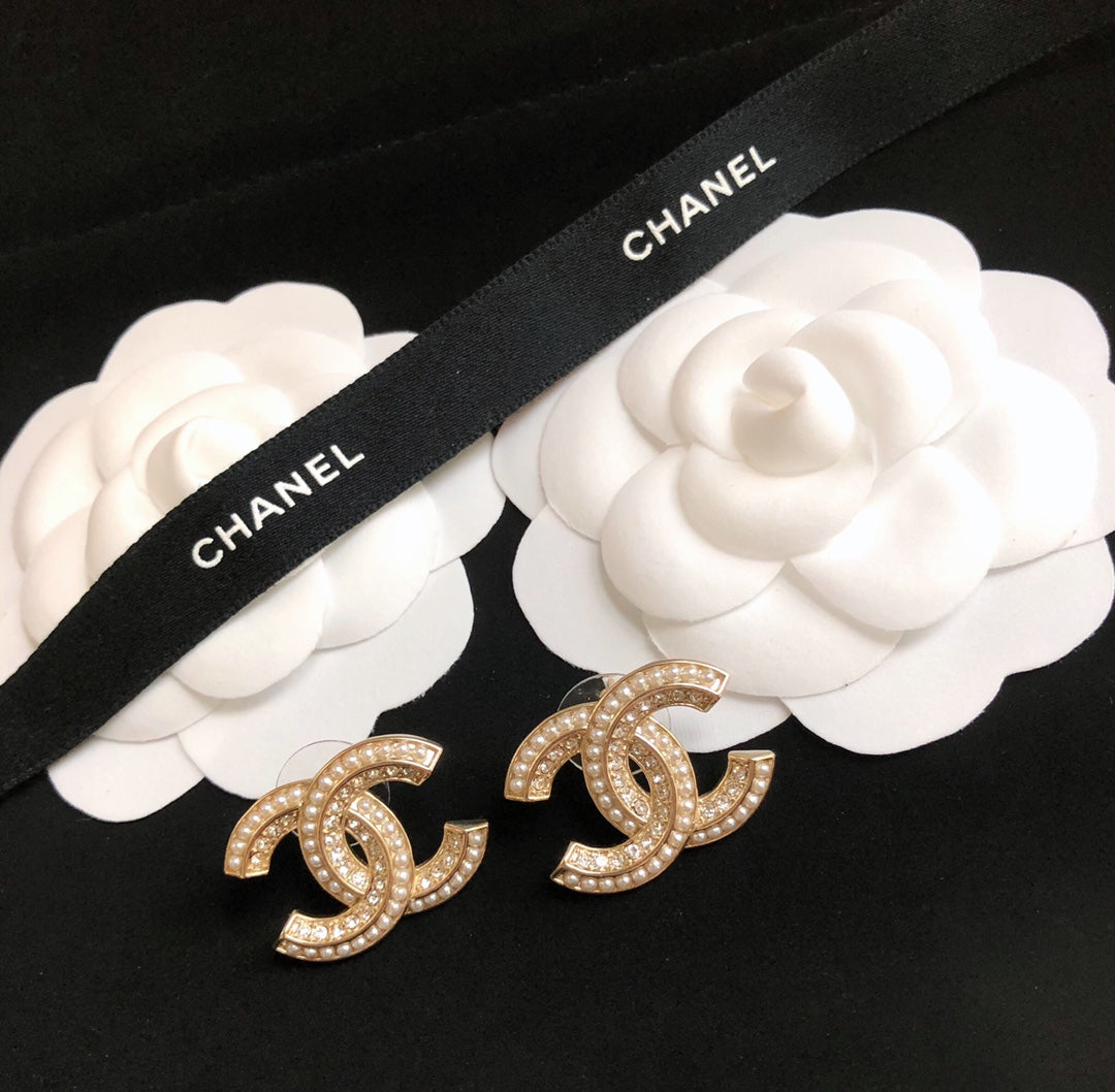 2025 Fashion CC pearl earrings