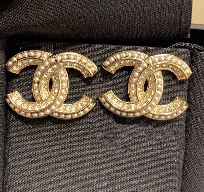 2025 Fashion CC pearl earrings