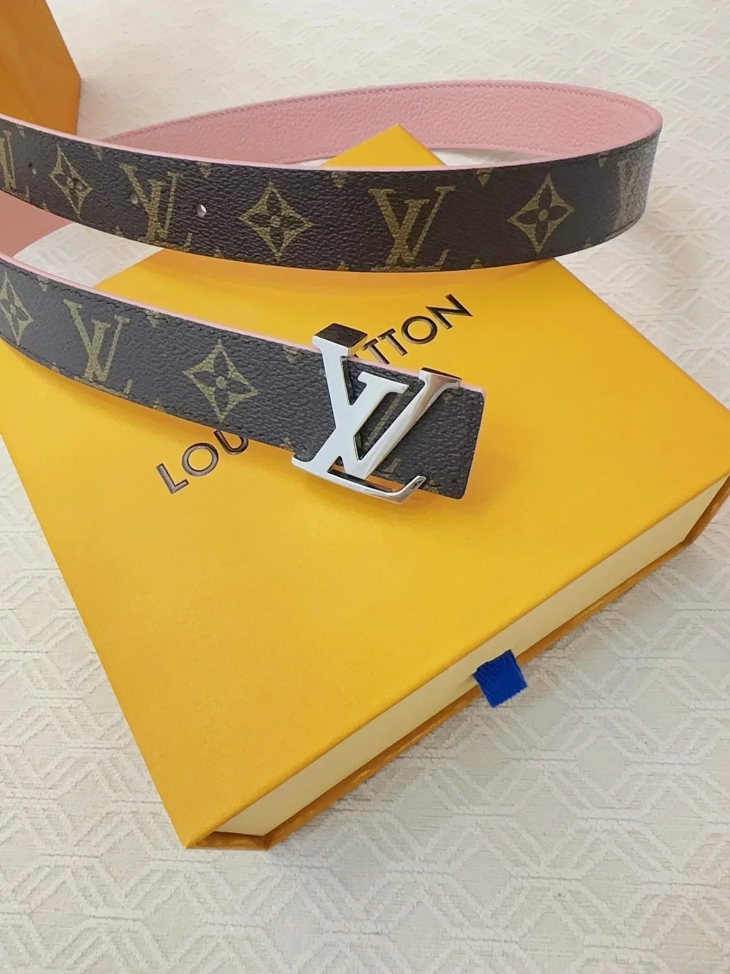 2025 Soft pebbled calfskin belt width 3.0cm