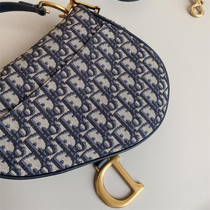 2025 Bag Classic Saddle Bag W240