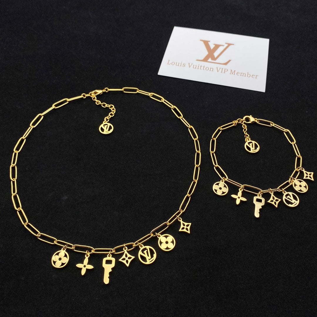 2025 Oval Ring Key Pendant Bracelet Necklace