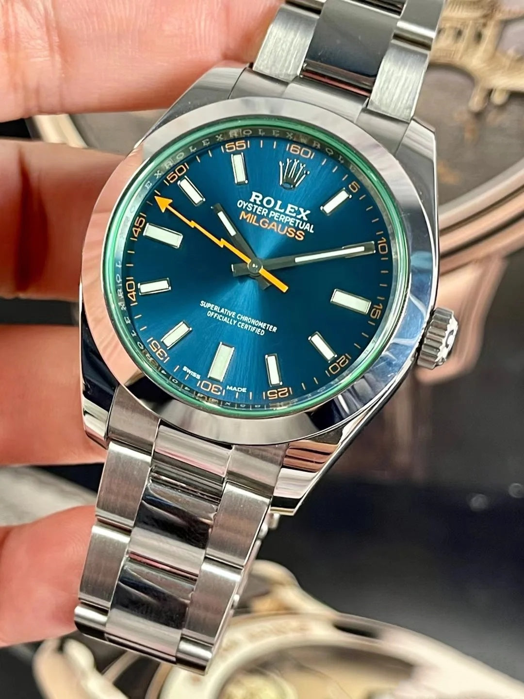 Watch antimagnetic series 116400gv Green crystal, 40mm case diameter