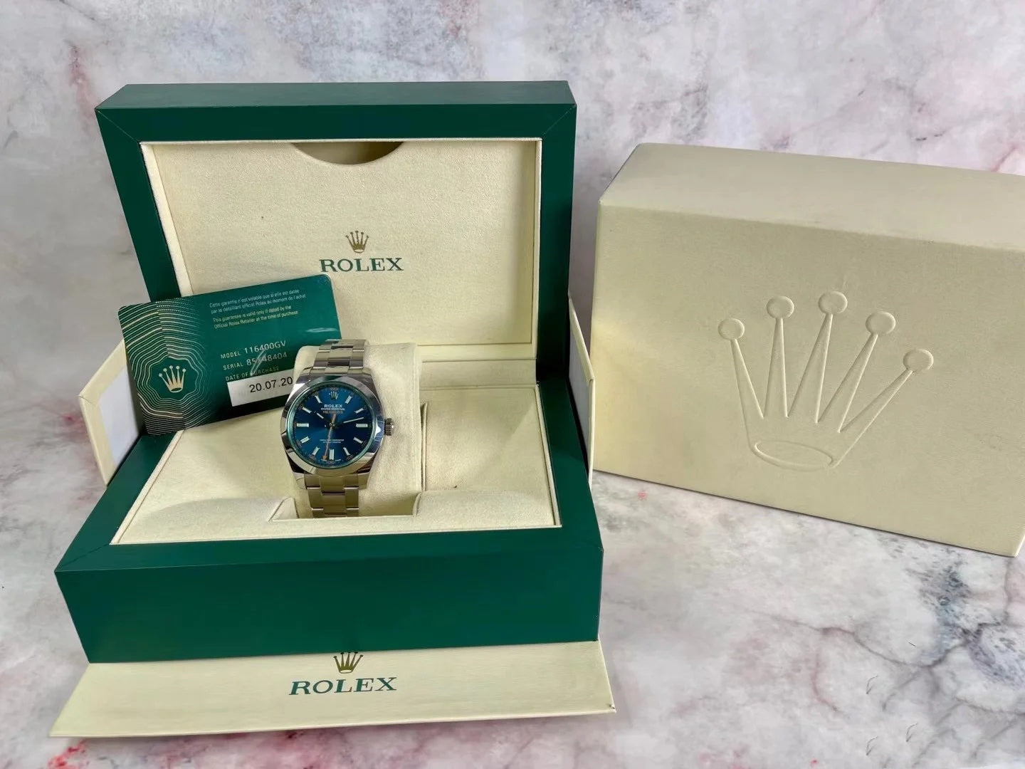 Watch antimagnetic series 116400gv Green crystal, 40mm case diameter